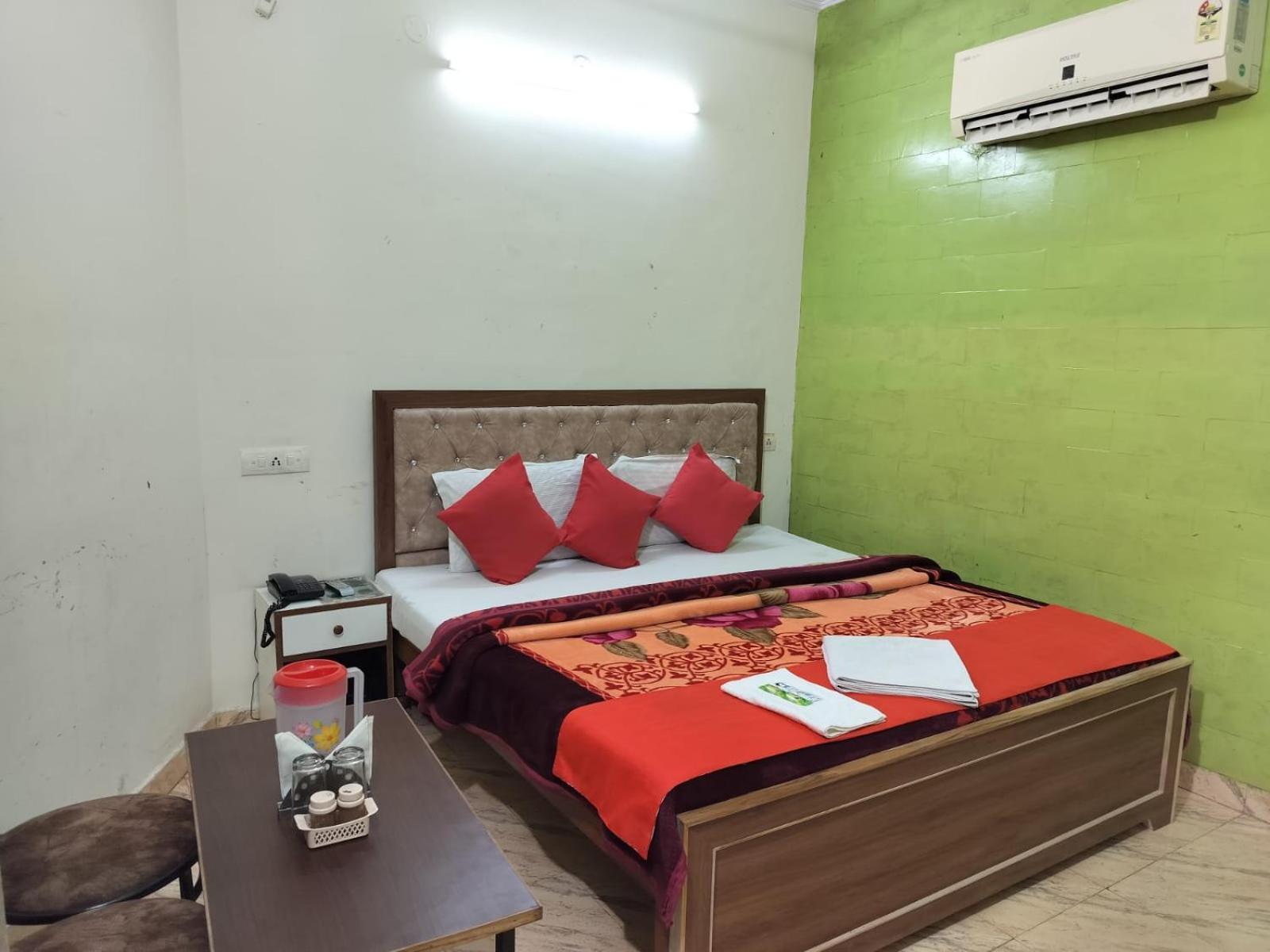 Hotel Holiday Inn Paradise Chandīgarh 外观 照片