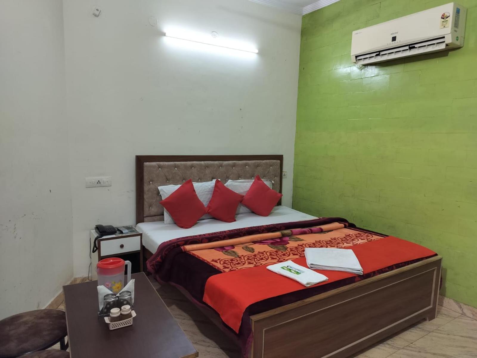 Hotel Holiday Inn Paradise Chandīgarh 外观 照片
