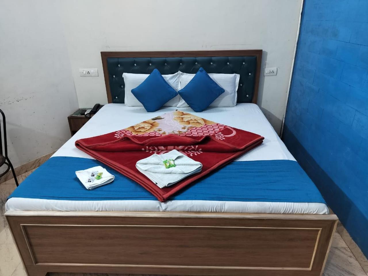 Hotel Holiday Inn Paradise Chandīgarh 外观 照片