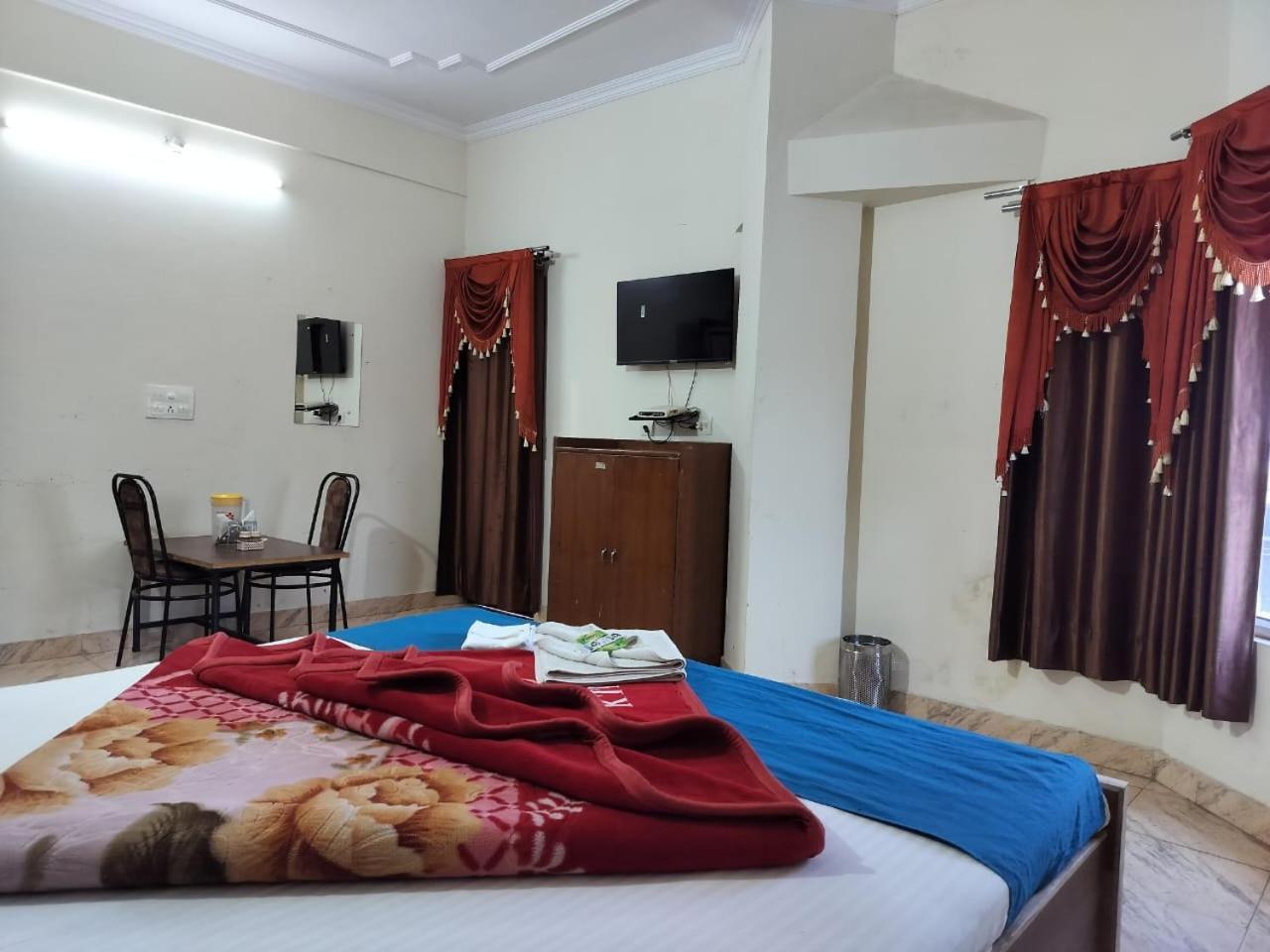 Hotel Holiday Inn Paradise Chandīgarh 外观 照片