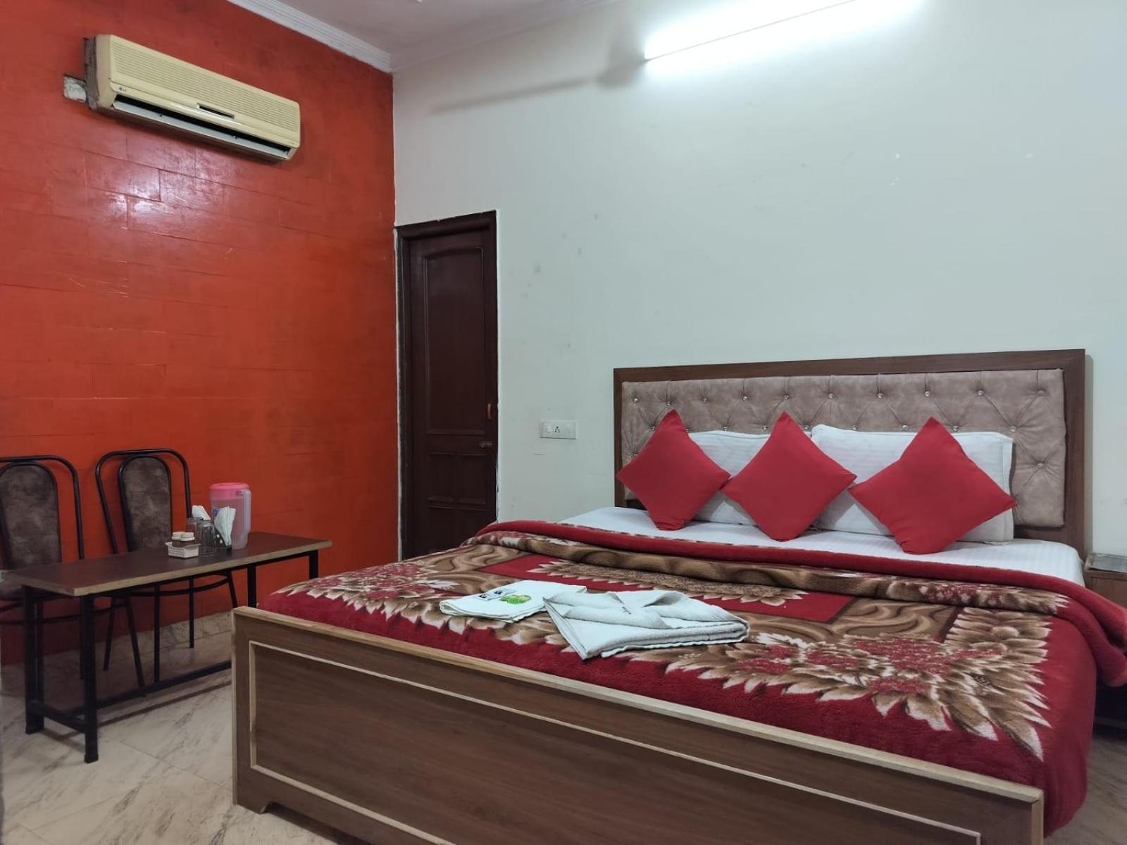 Hotel Holiday Inn Paradise Chandīgarh 外观 照片