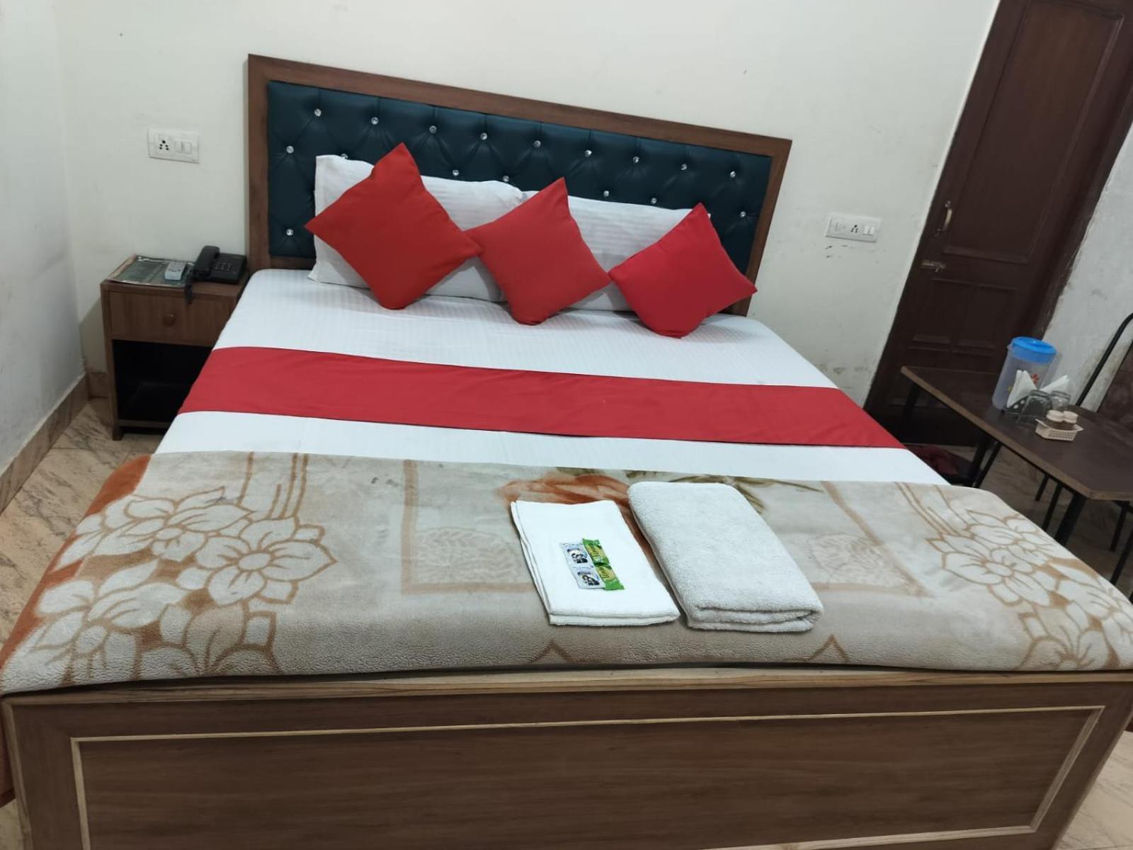 Hotel Holiday Inn Paradise Chandīgarh 外观 照片