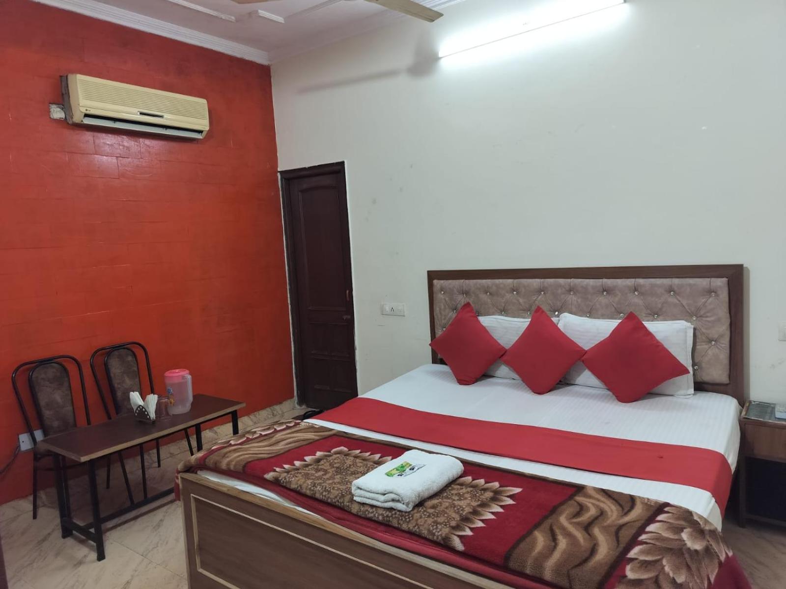 Hotel Holiday Inn Paradise Chandīgarh 外观 照片