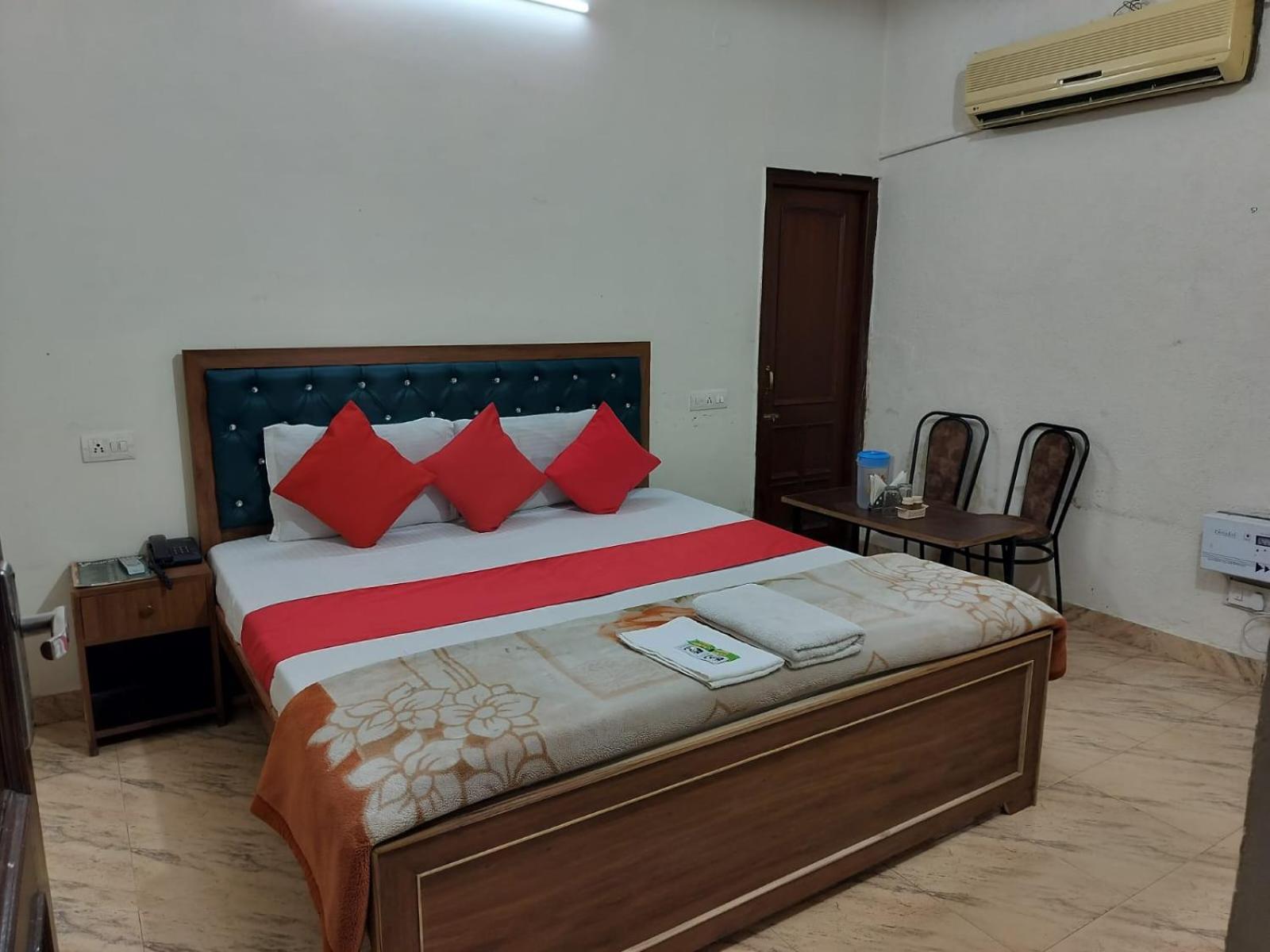 Hotel Holiday Inn Paradise Chandīgarh 外观 照片