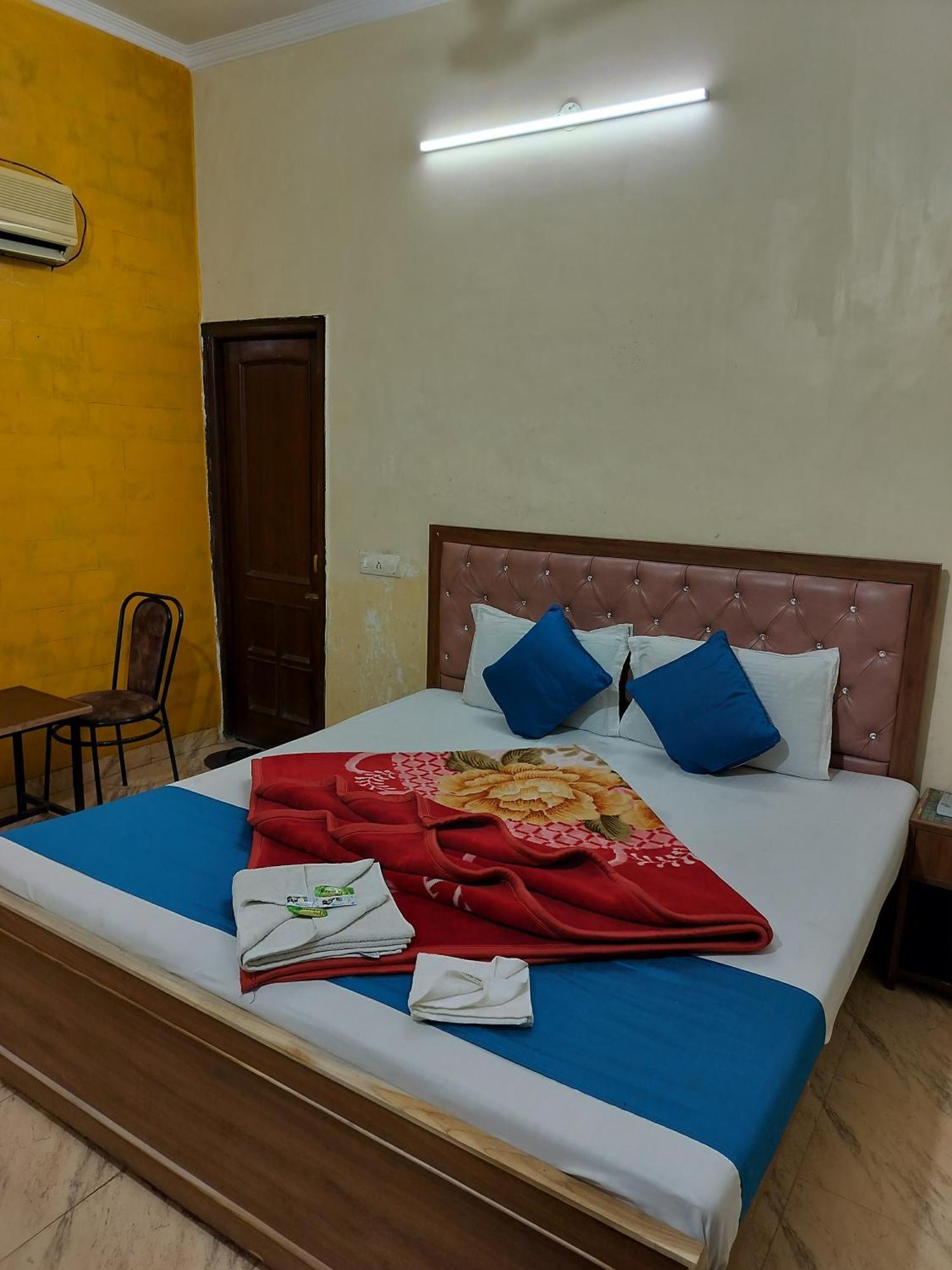 Hotel Holiday Inn Paradise Chandīgarh 外观 照片