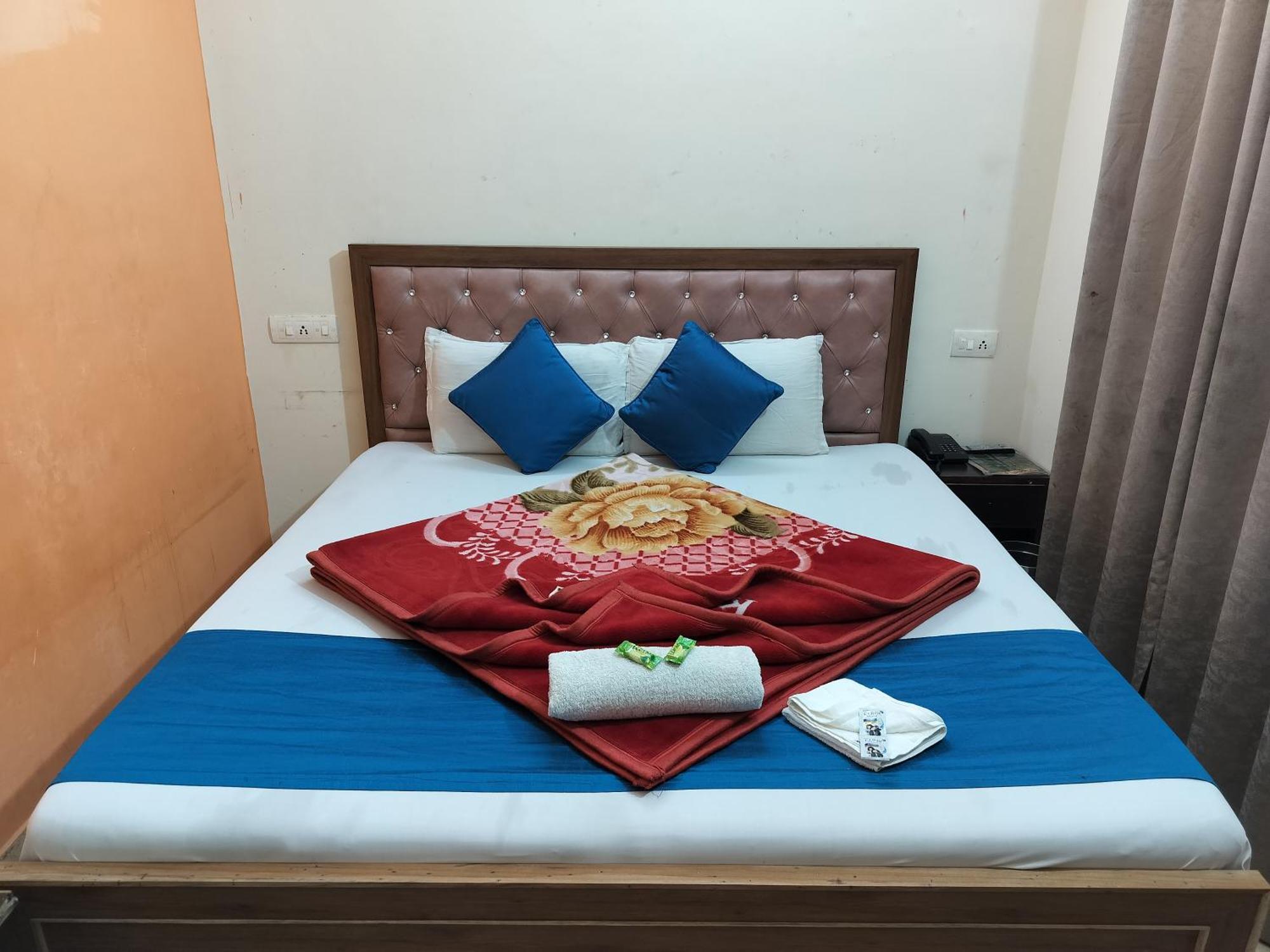 Hotel Holiday Inn Paradise Chandīgarh 外观 照片
