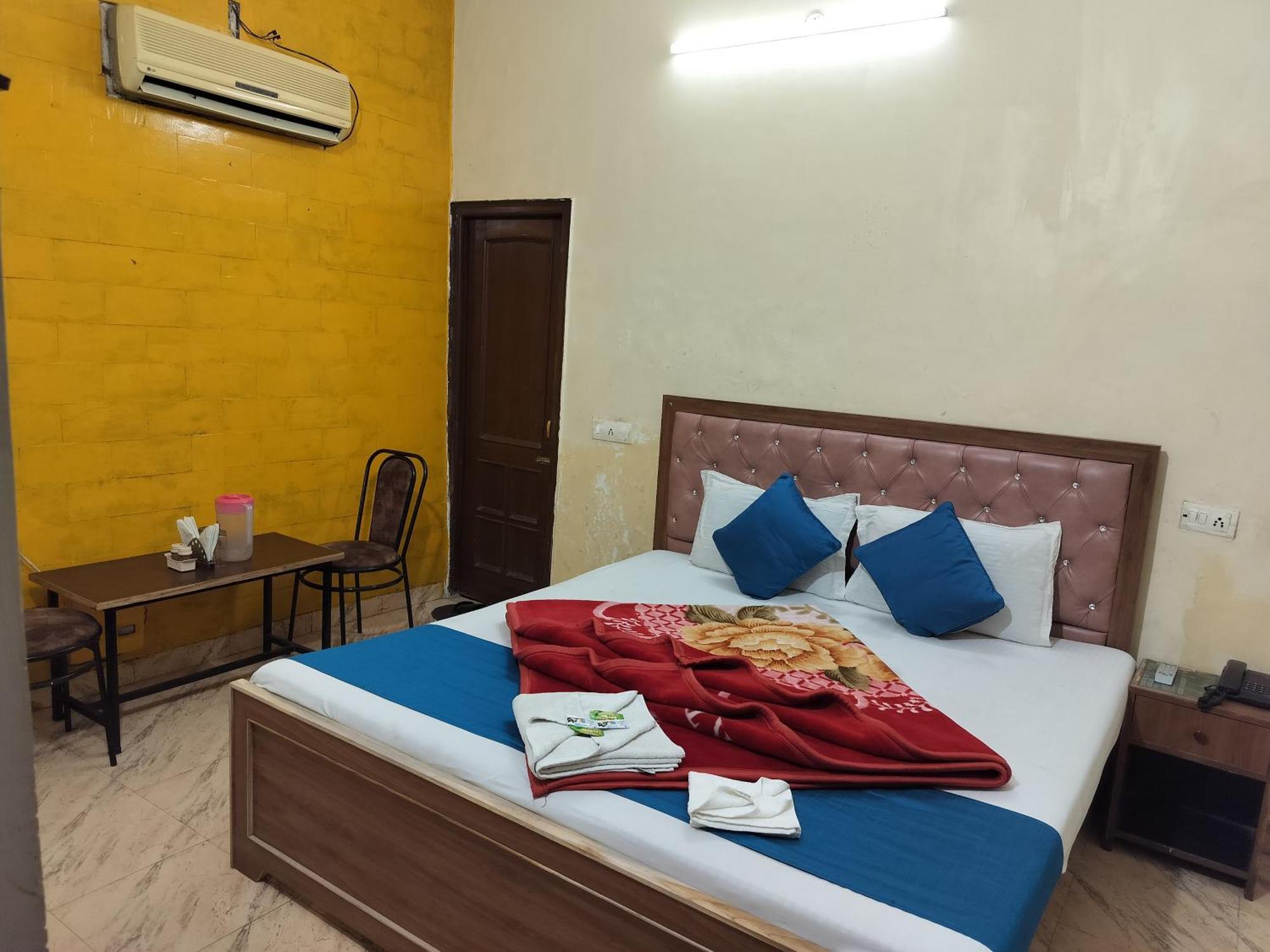 Hotel Holiday Inn Paradise Chandīgarh 外观 照片