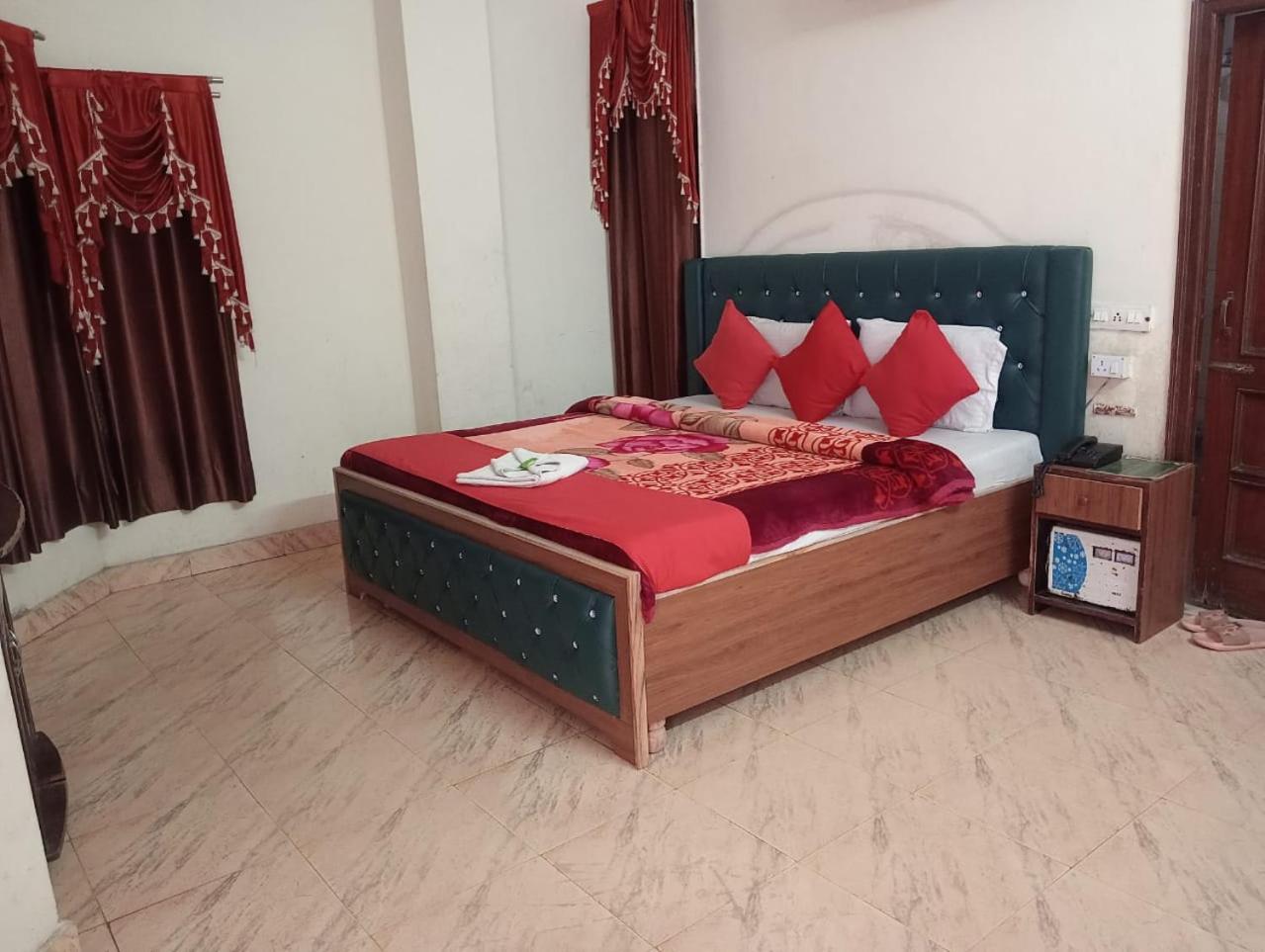Hotel Holiday Inn Paradise Chandīgarh 外观 照片